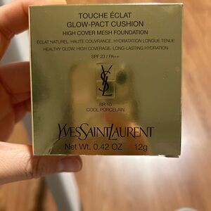 Yves Saint Laurent Touche Éclat Glow-Pact Cushion in Gold